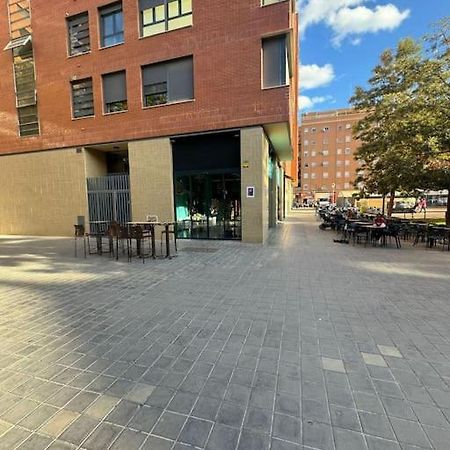 Gran Apartamento A Pie De Calle Valencia Eksteriør billede