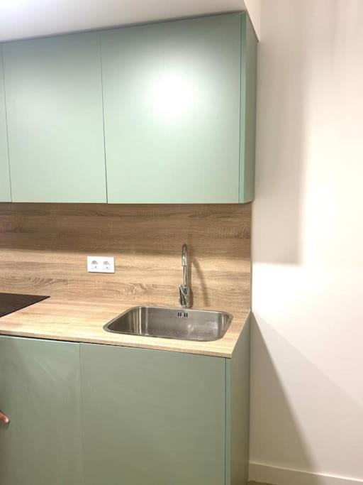 Gran Apartamento A Pie De Calle Valencia Eksteriør billede
