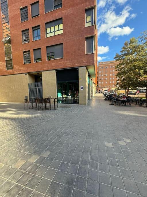 Gran Apartamento A Pie De Calle Valencia Eksteriør billede