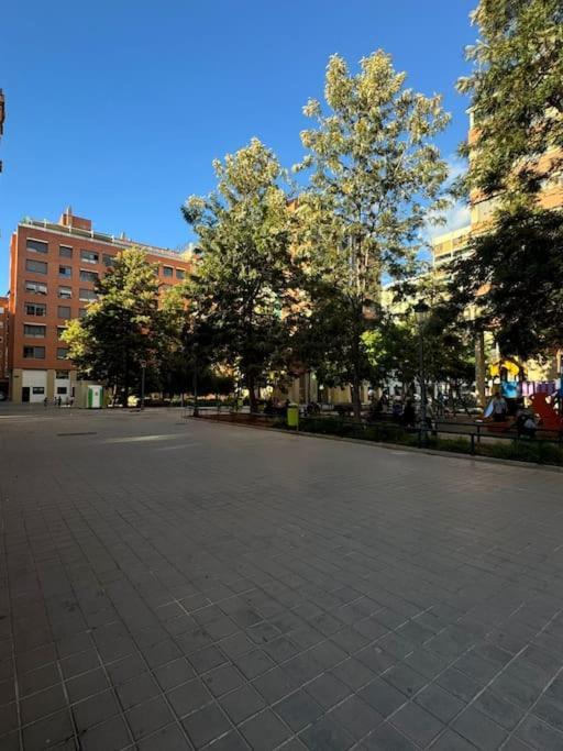 Gran Apartamento A Pie De Calle Valencia Eksteriør billede